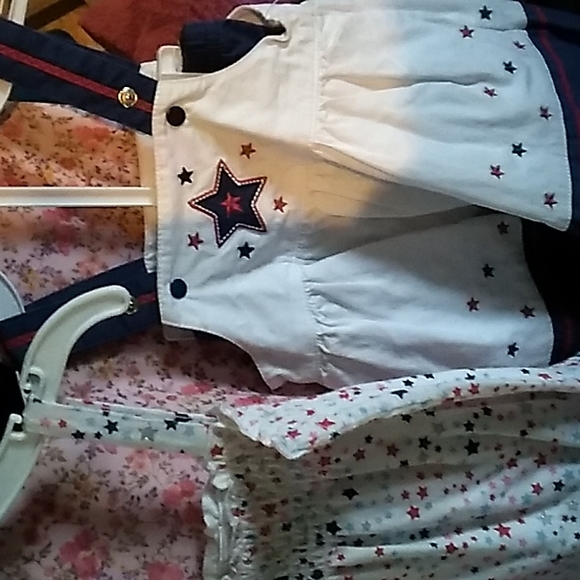 dresses - Picture 1 of 4